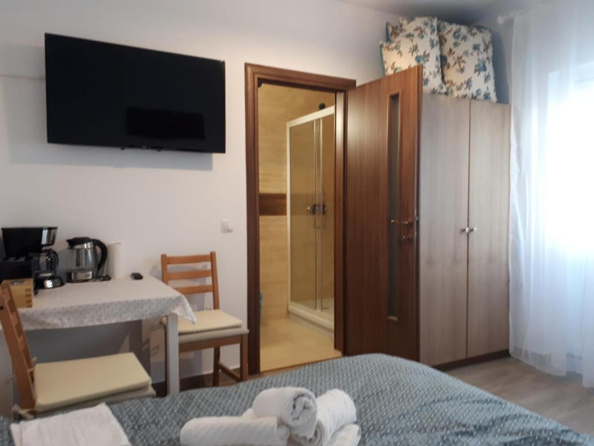 Hunyadi Budget Ciresica Sibiu Luaran gambar