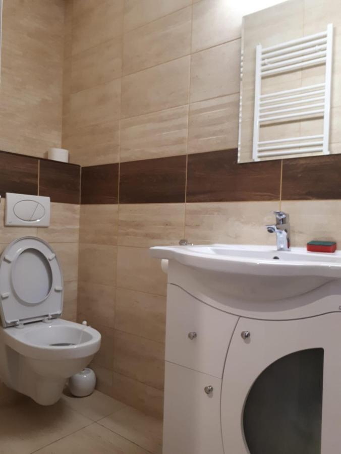 Hunyadi Budget Ciresica Sibiu Luaran gambar